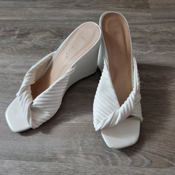 White Wedge Sandals (Bamboo) - size 6 - Picture 1 of 1
